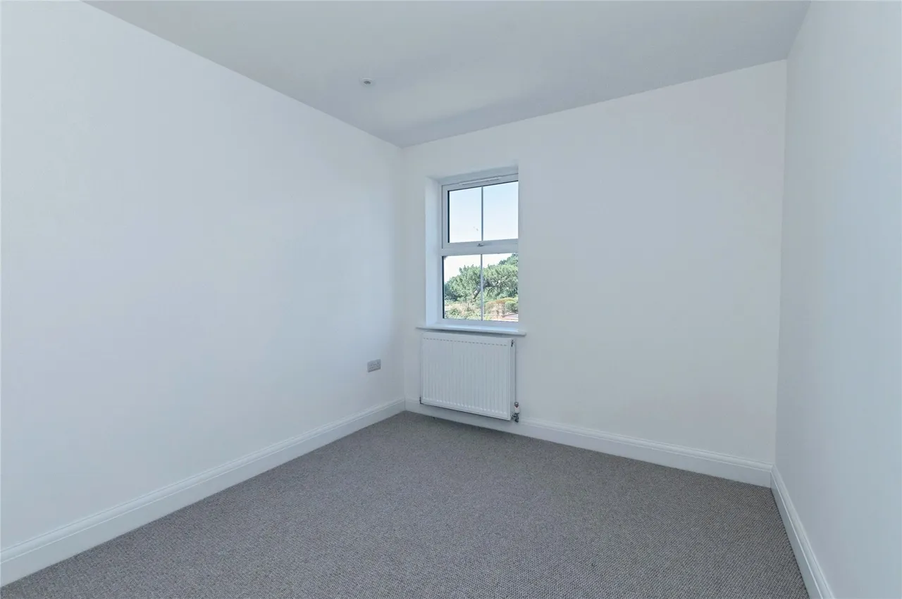 West Cliff Gardens, Bournemouth, BH2, photo 13