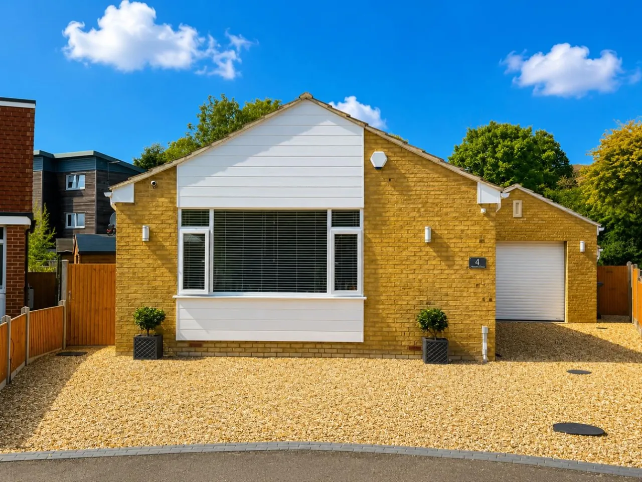 2 bed house for sale — Willow Close, Hythe