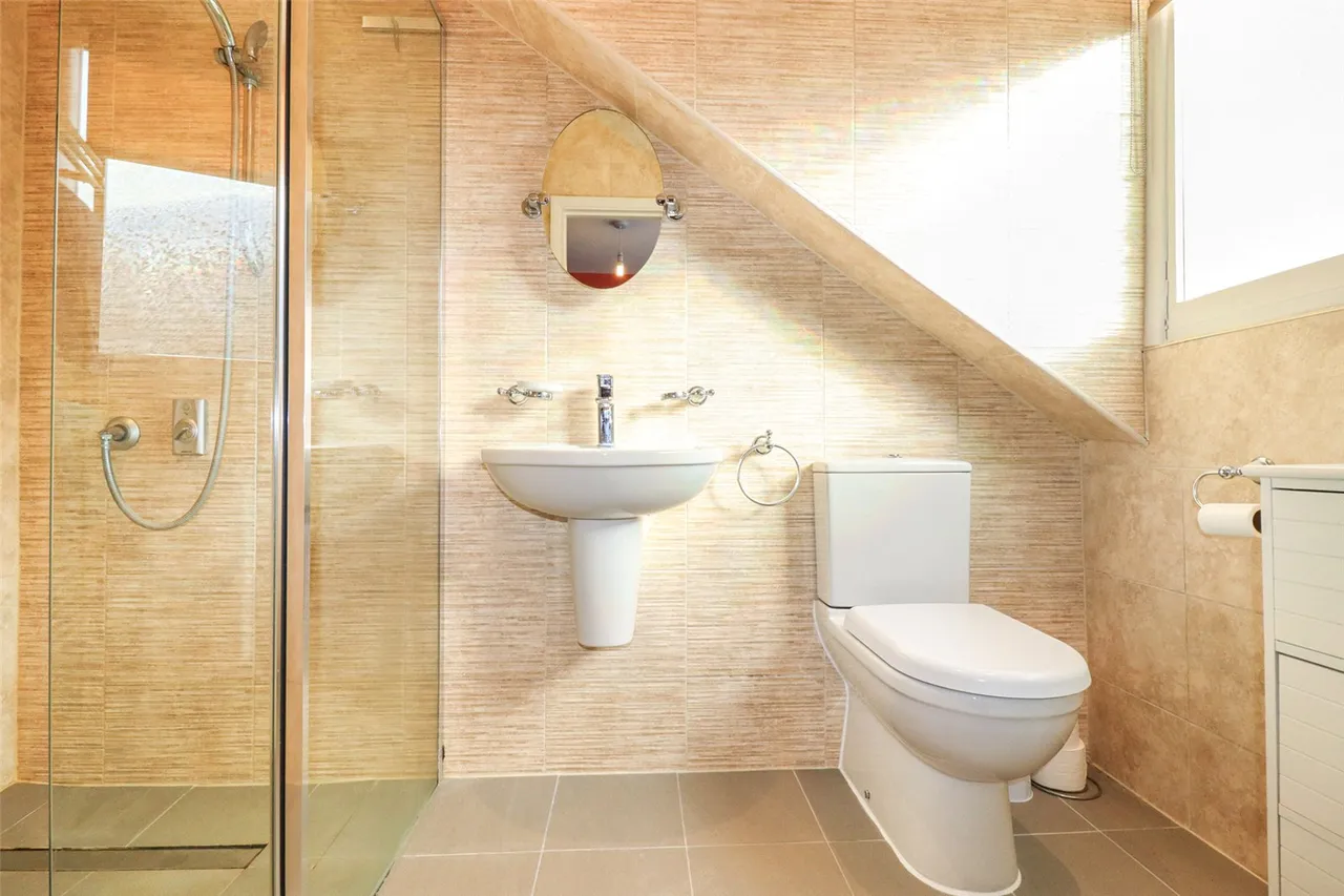The Bourne, Fleet, GU52, photo 14