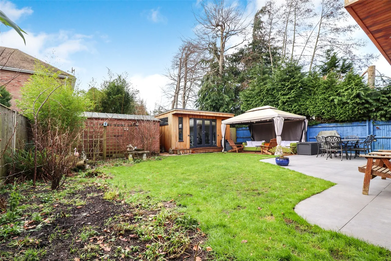 The Bourne, Fleet, GU52, photo 15
