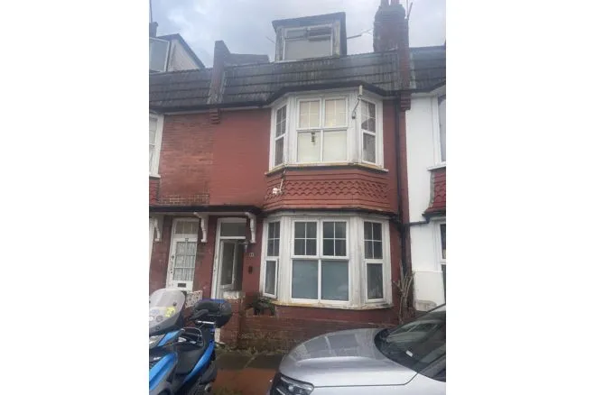 5 bed house for sale, Willowfield Square, Eastbourne, BN22