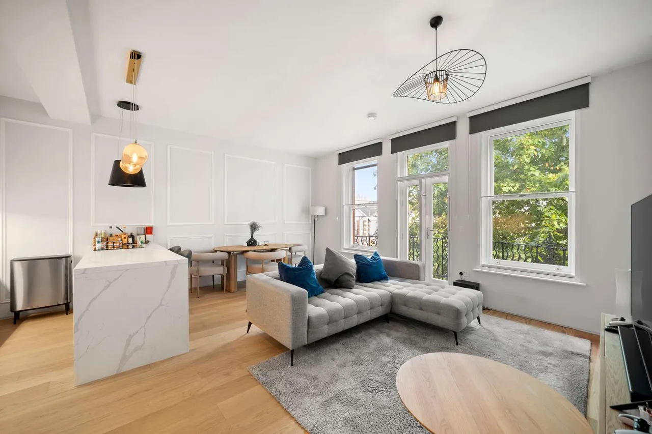 3 bed flat for sale, Old Brompton Road, London, SW5
