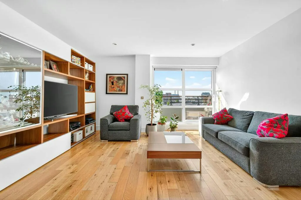 2 bed flat for sale — Cornell Square, London, SW8