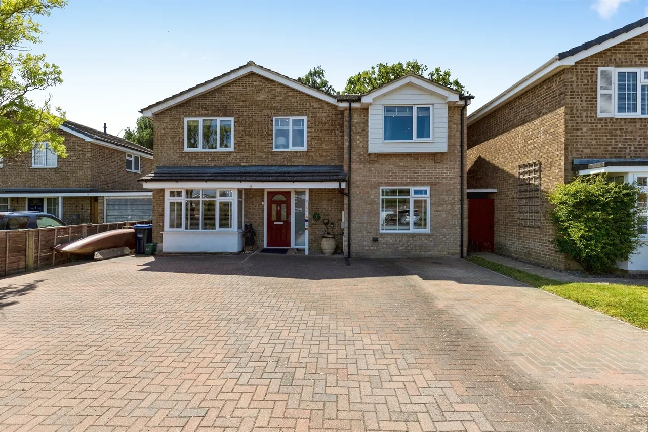 5 bed house for sale — Burleigh Way, Crawley Down, Crawley