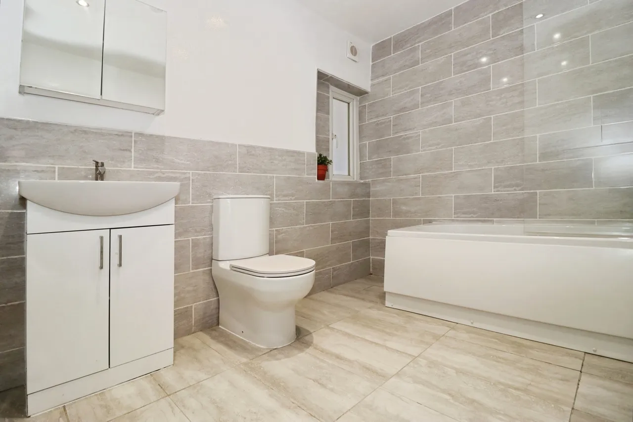 Hazeldene Road, Patchway, Bristol, BS34, photo 4