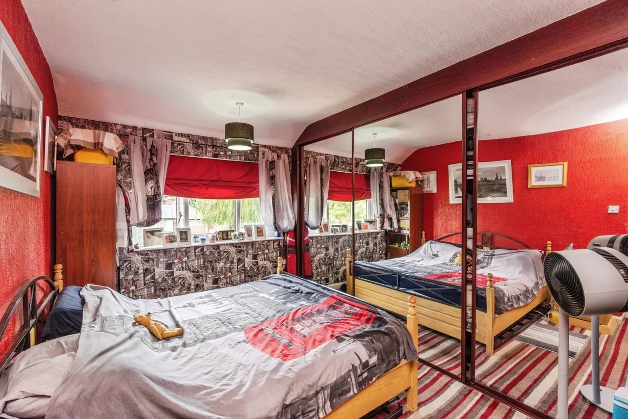 Delves Avenue, Warrington, WA5, photo 12