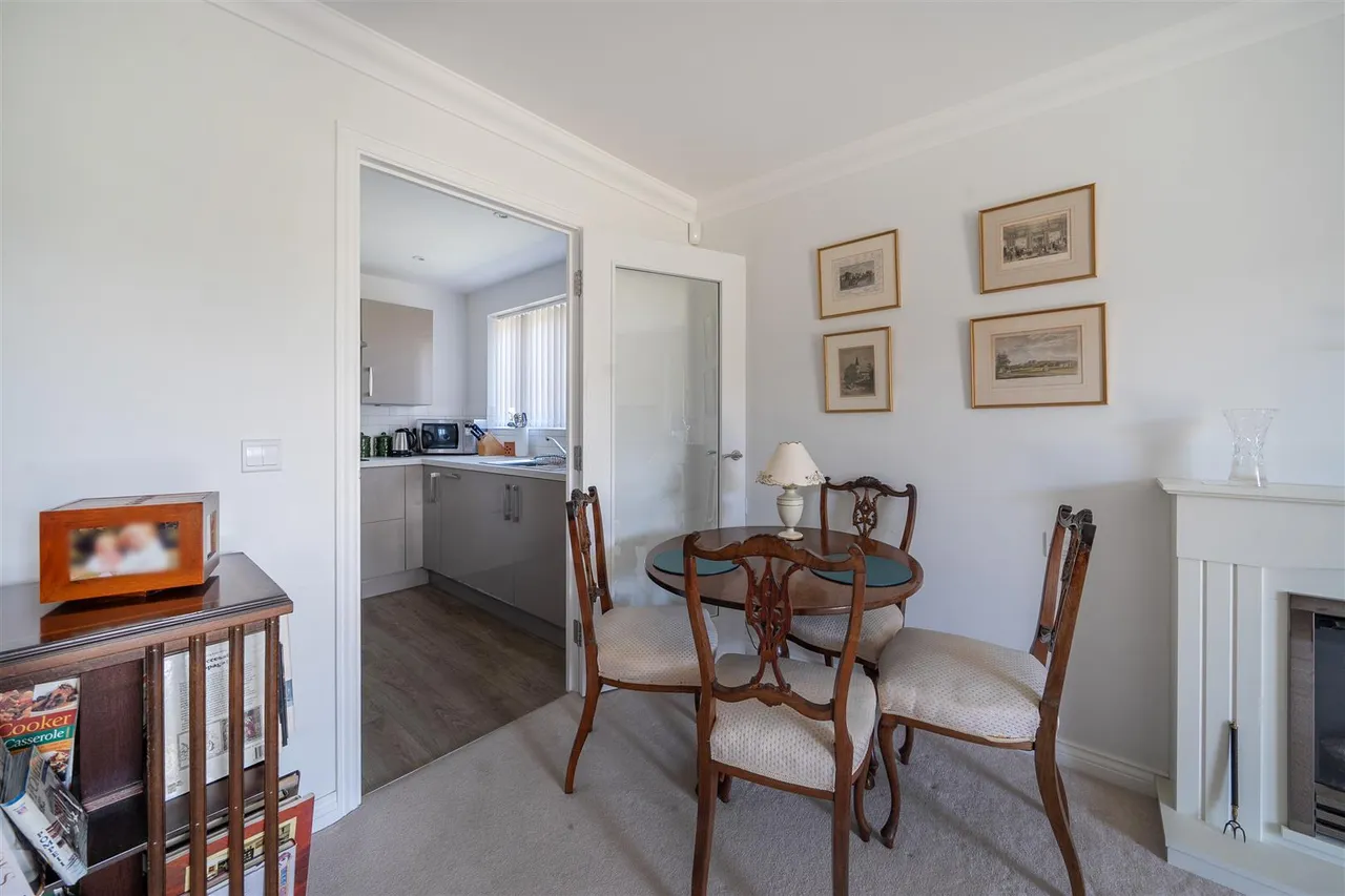 Crookham Road, Fleet, GU51, photo 5