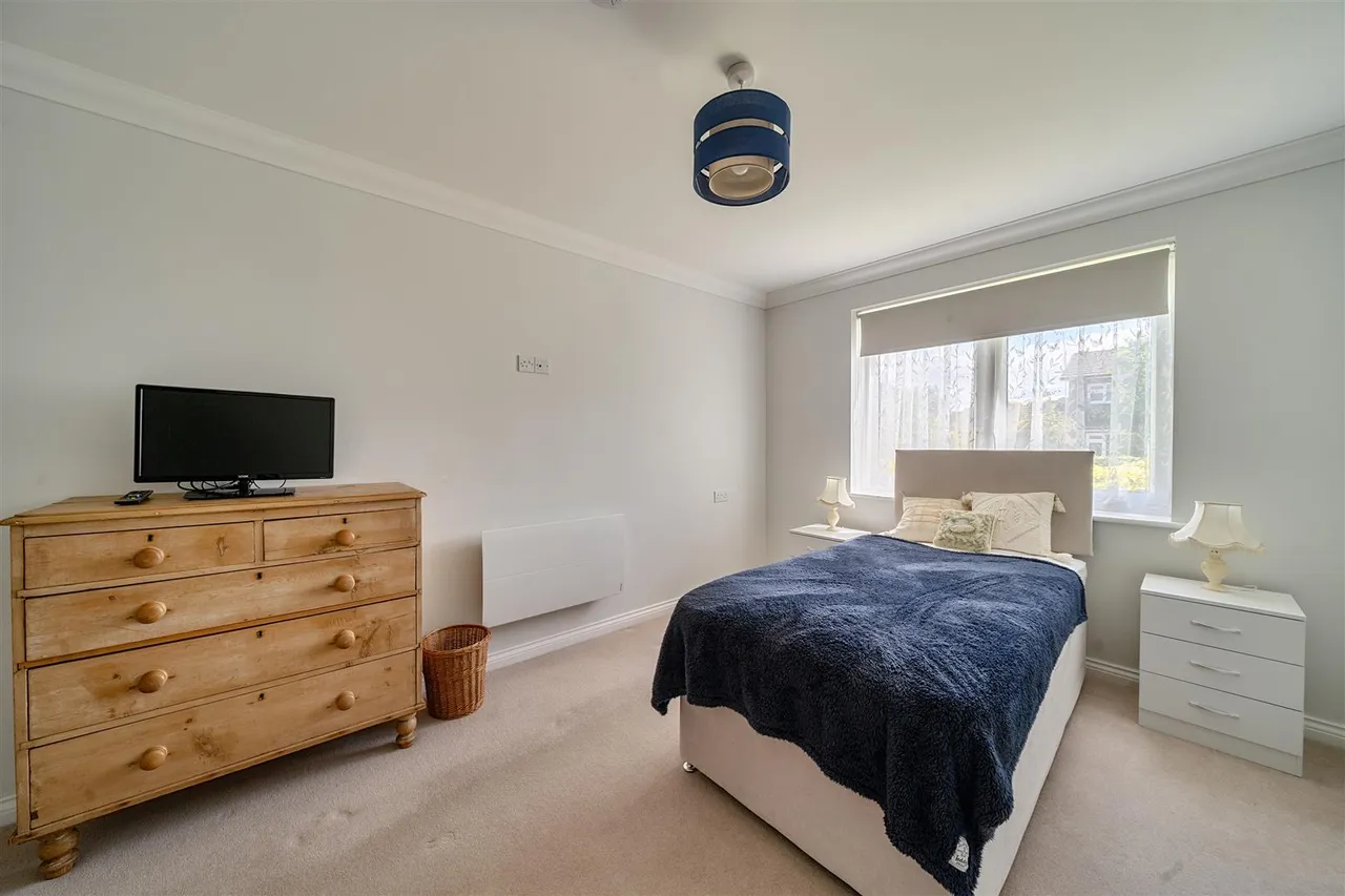 Crookham Road, Fleet, GU51, photo 7