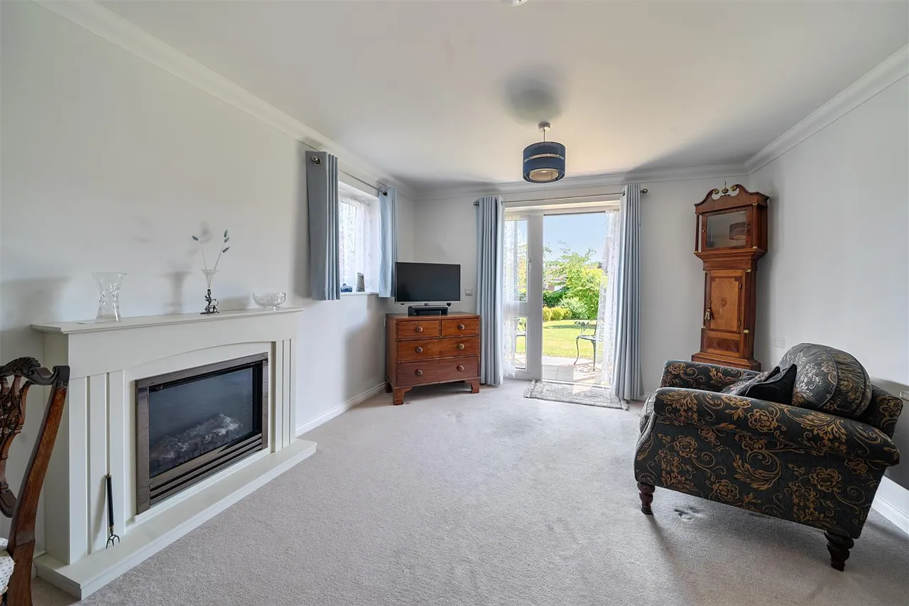 Crookham Road, Fleet, GU51, photo 4