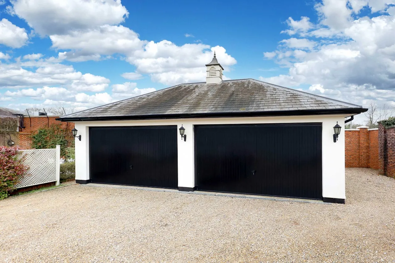 Church Road, Penn, HP10, photo 17