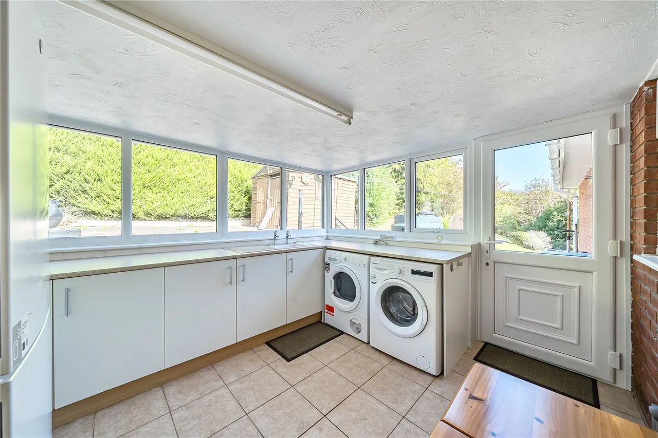 Hillside Avenue, Newtown, SY16, photo 11