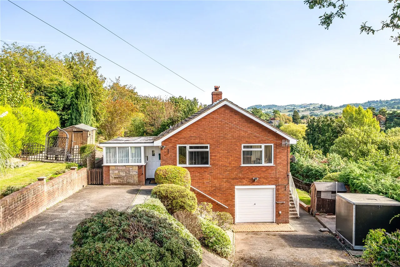 2 bed house for sale, Hillside Avenue, Newtown, SY16