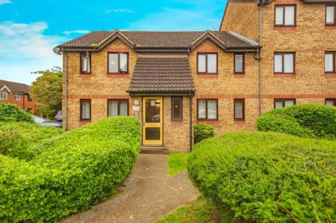 1 bed flat for sale — Parsonage Road, Grays