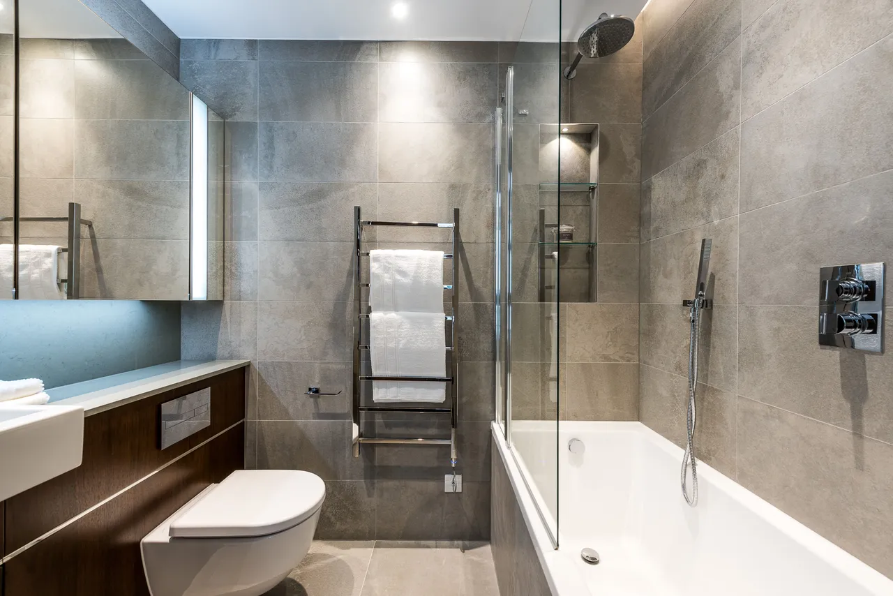 39 Thornes House, Charles Clowes Walk, The Residence, 40-42 Ponton Road, London, photo 5
