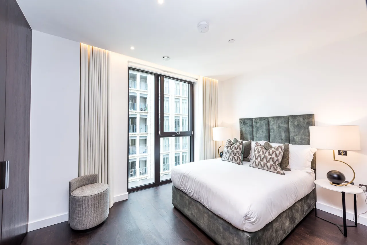 39 Thornes House, Charles Clowes Walk, The Residence, 40-42 Ponton Road, London, photo 3
