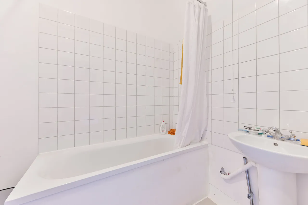 40b Park Parade, London, photo 5