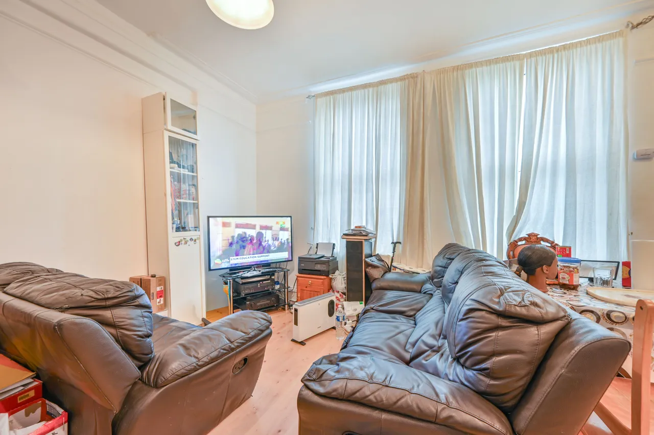 40b Park Parade, London, photo 6