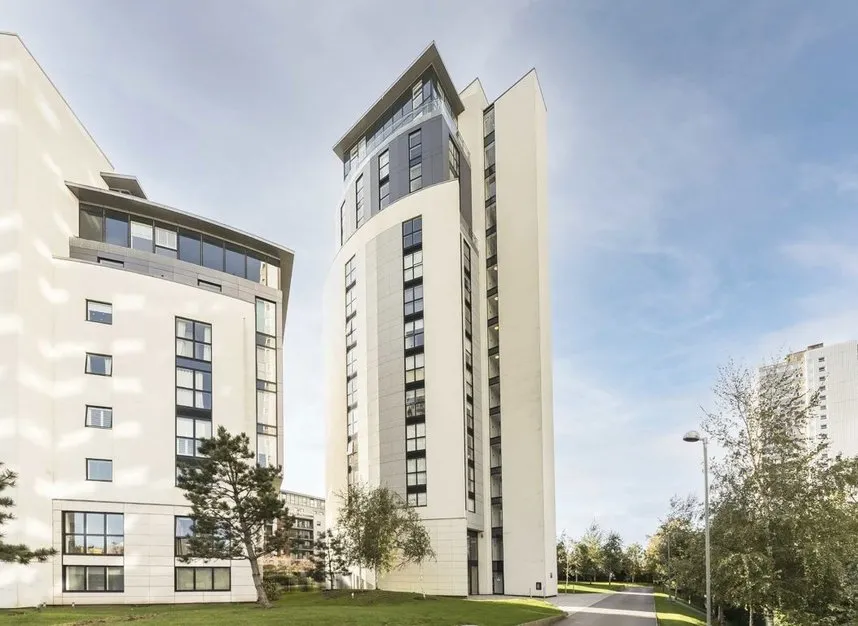 3 bed flat for sale — Pump House Crescent, Brentford, TW8