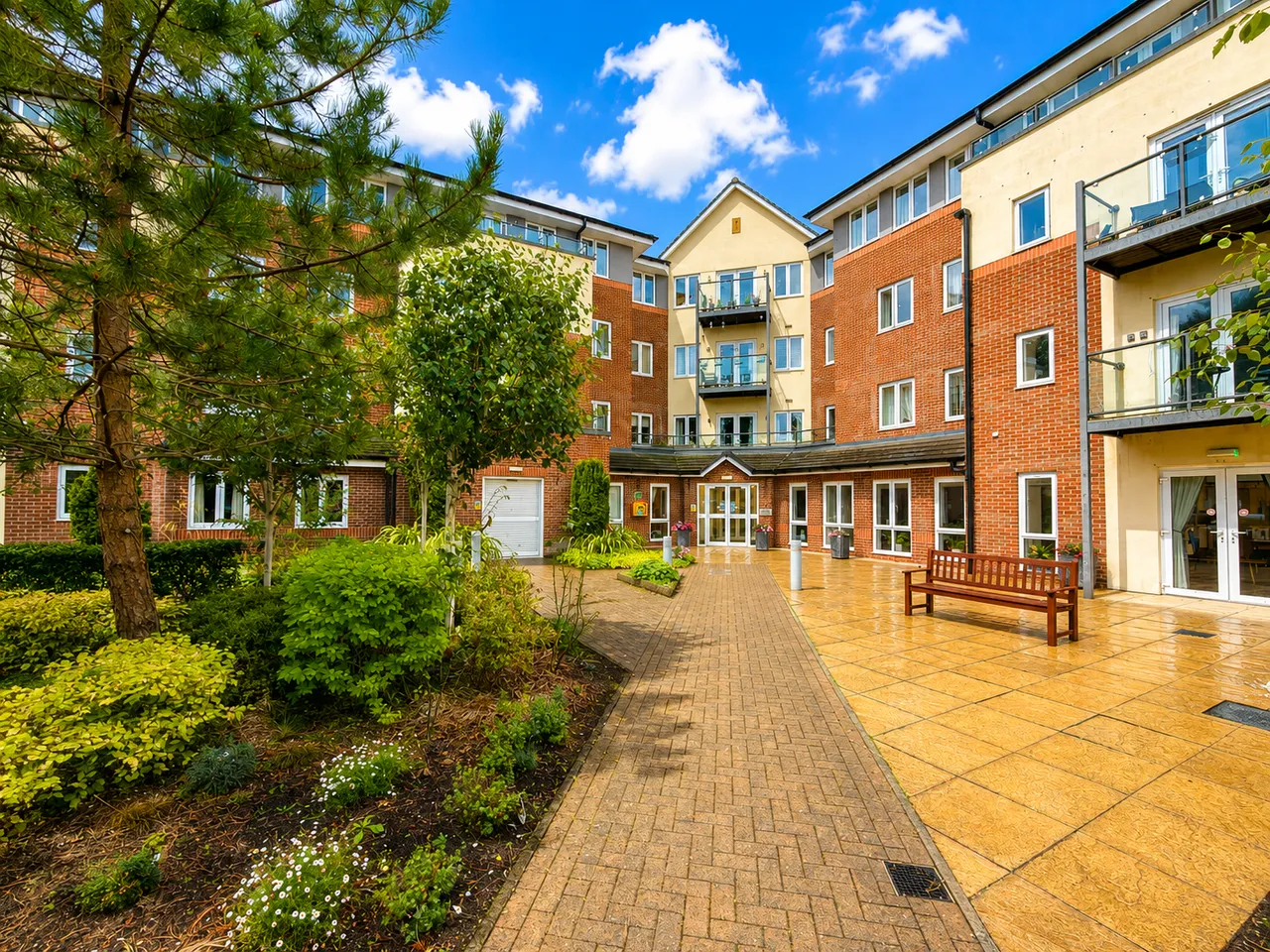 2 bed flat for sale, Nelstrop Road, Heaton Chapel, SK4