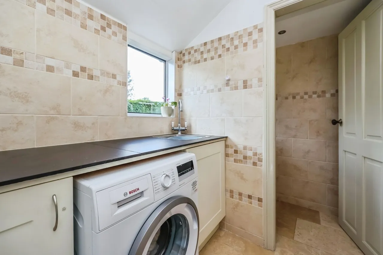 Nottingham Road, Gotham, NG11, photo 13