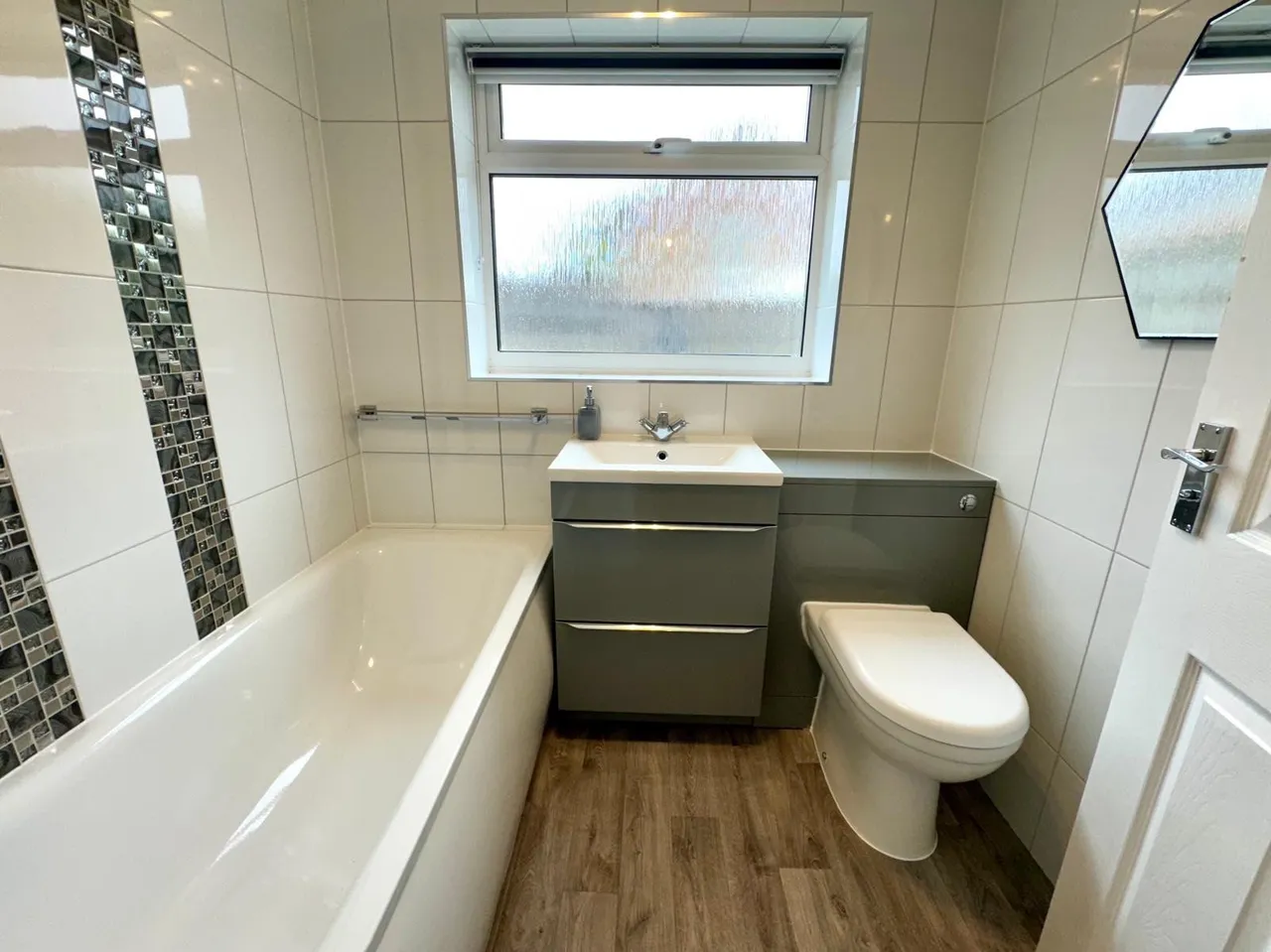Cleeve Lawn, Swindon, Wiltshire, SN3 1LE, photo 7