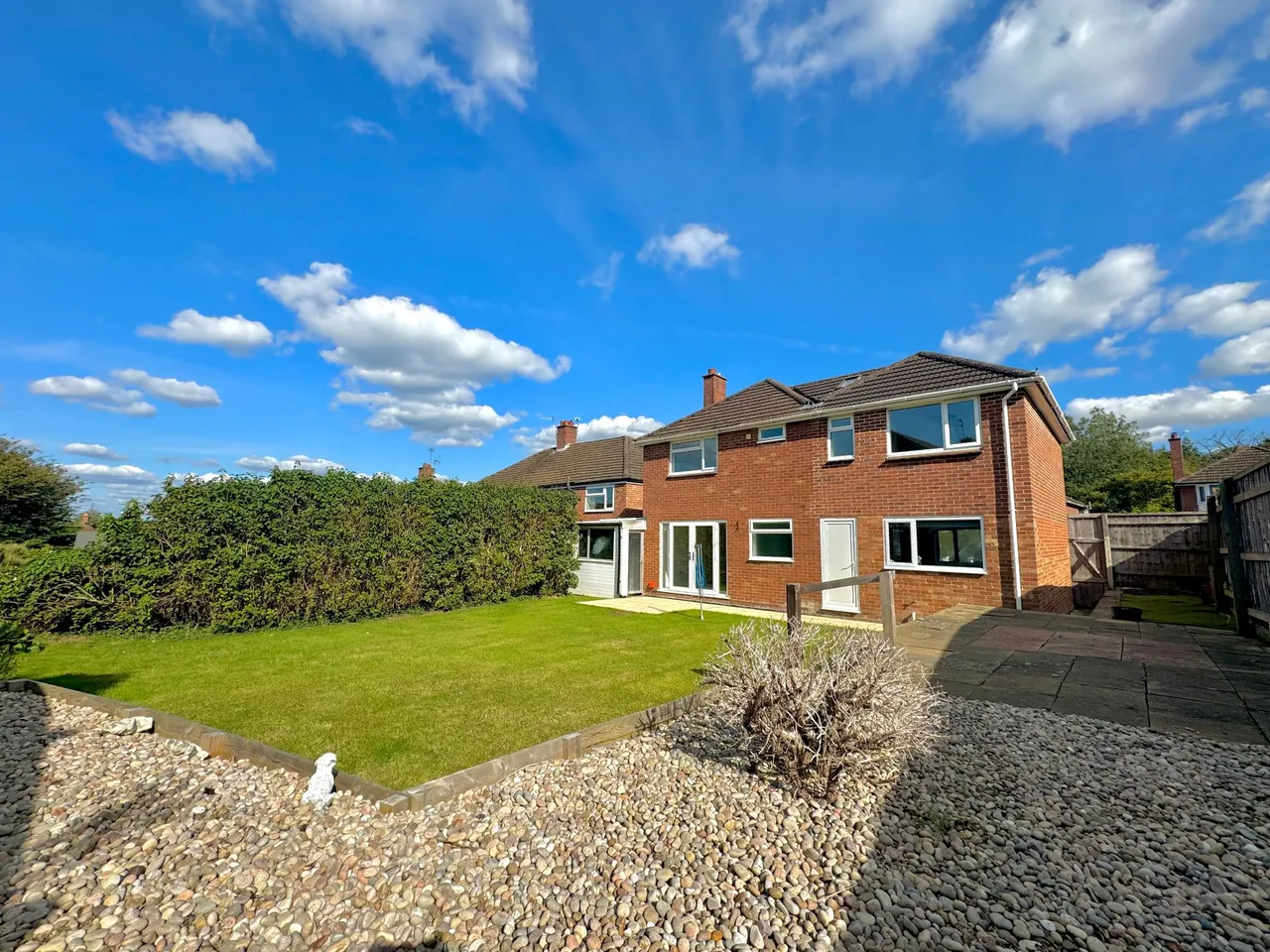 Cleeve Lawn, Swindon, Wiltshire, SN3 1LE, photo 18