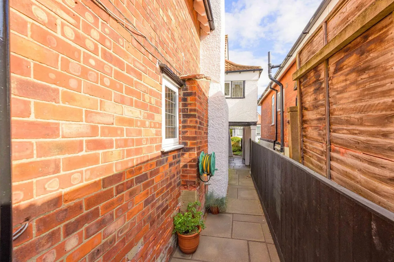 Trafalgar Avenue, Skegness, PE25, photo 30