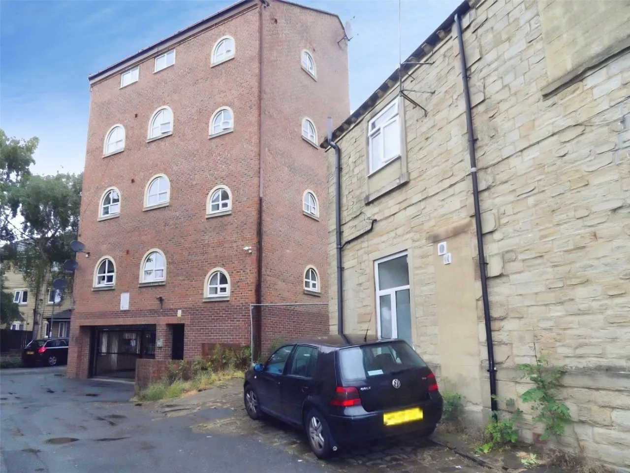 Back Lane, Heckmondwike, WF16, photo 12