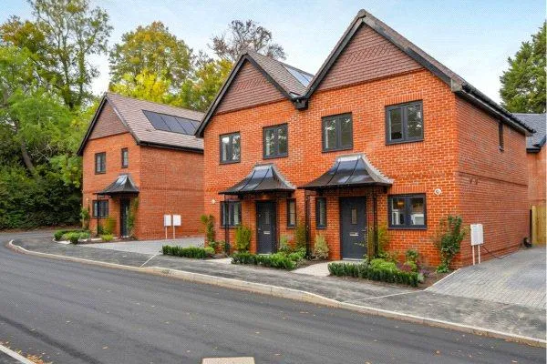 Bakeham Lane, Englefield Green, TW20, photo 9