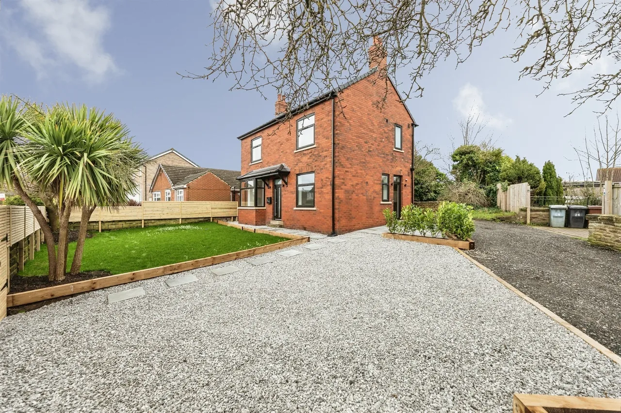 Royston Hill, East Ardsley, Wakefield, photo 10