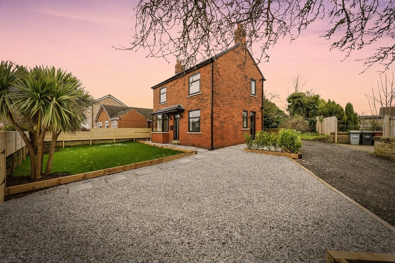 Royston Hill, East Ardsley, Wakefield, photo 11