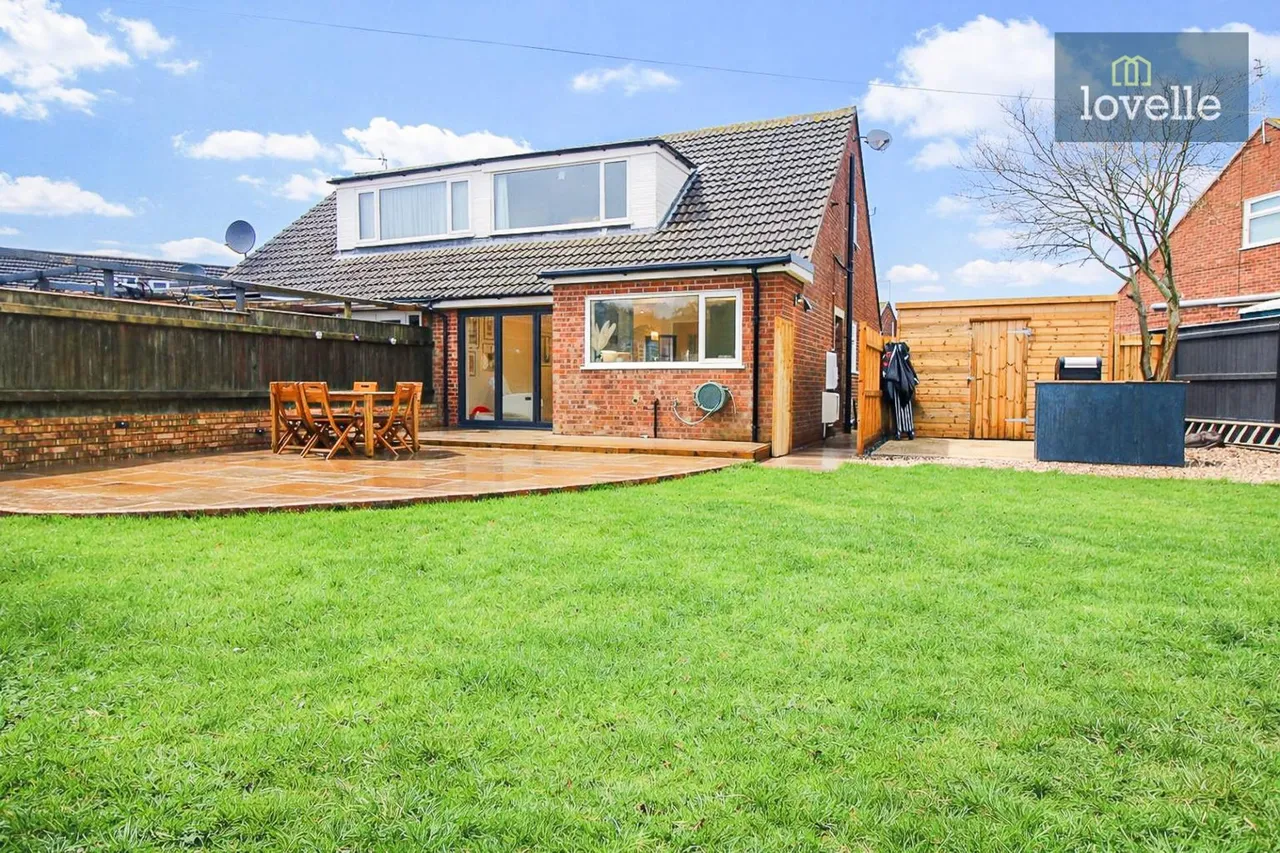 Laburnum Crescent, Louth, LN11, photo 2