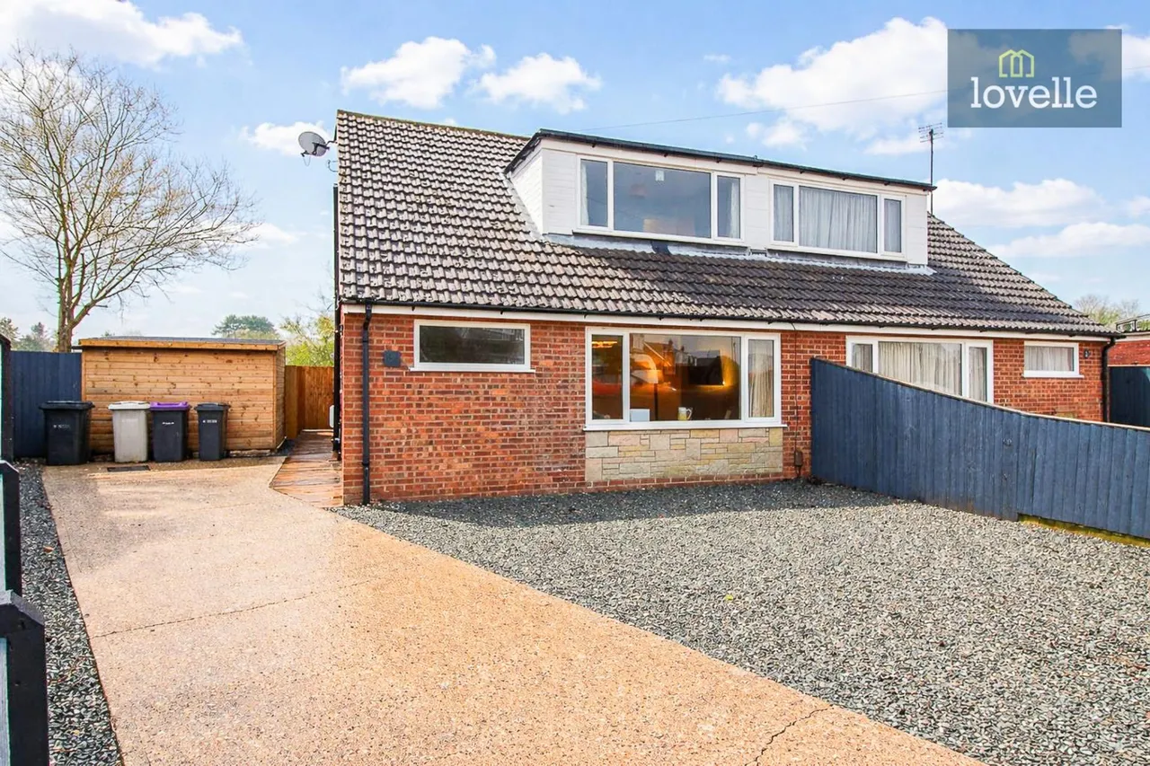 3 bed house for sale, Laburnum Crescent, Louth, LN11