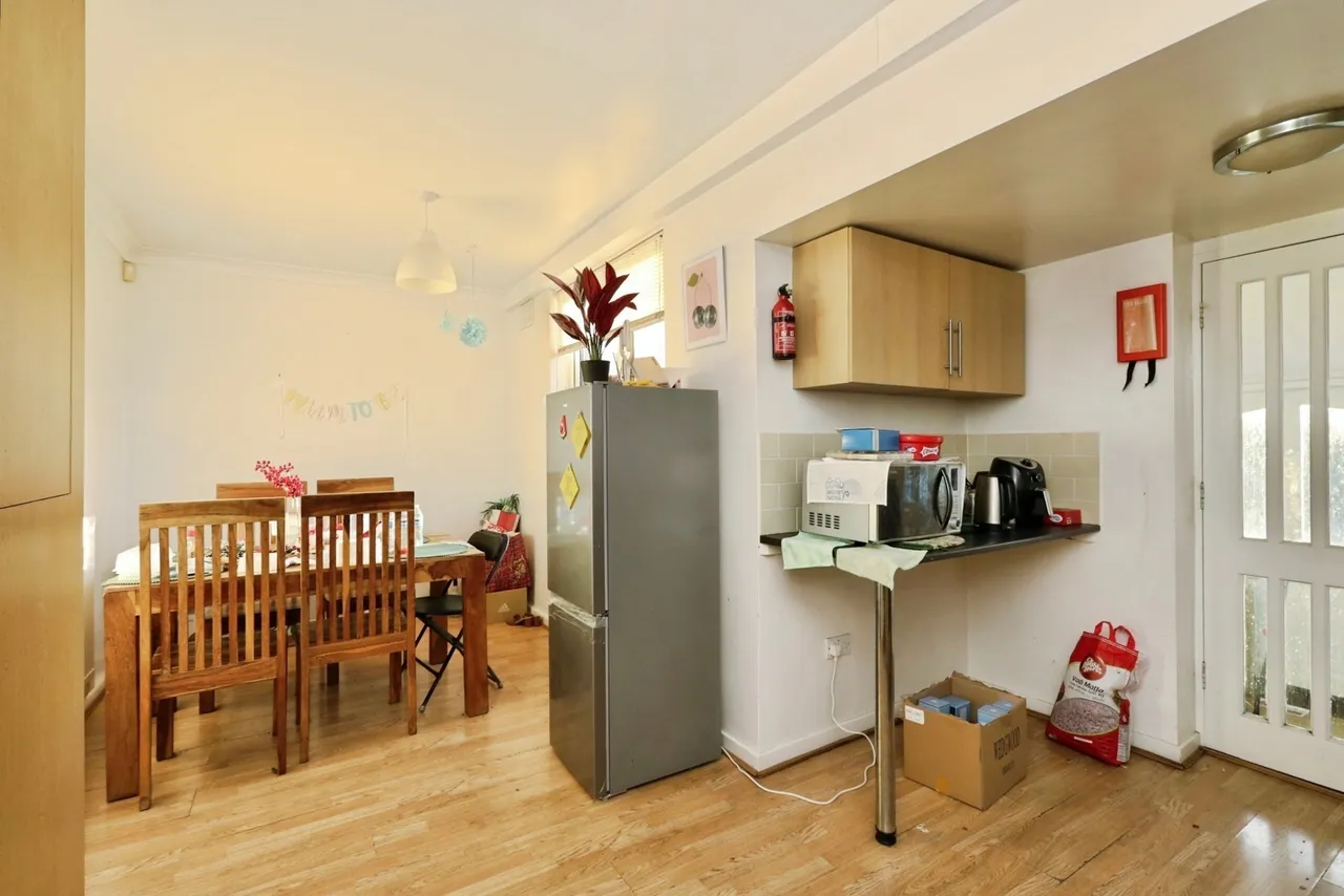 Yew Lane, Sheffield, South Yorkshire, S5, photo 4