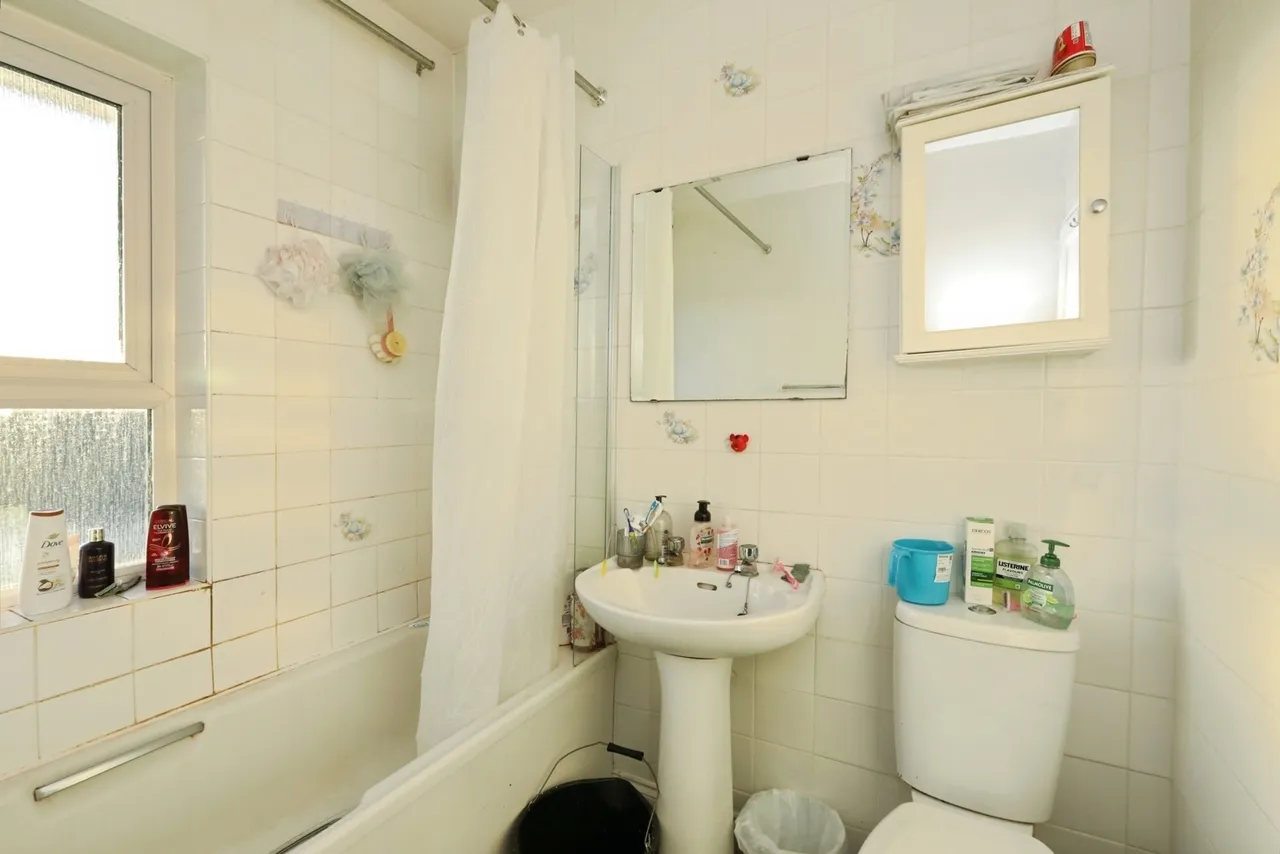 Yew Lane, Sheffield, South Yorkshire, S5, photo 13