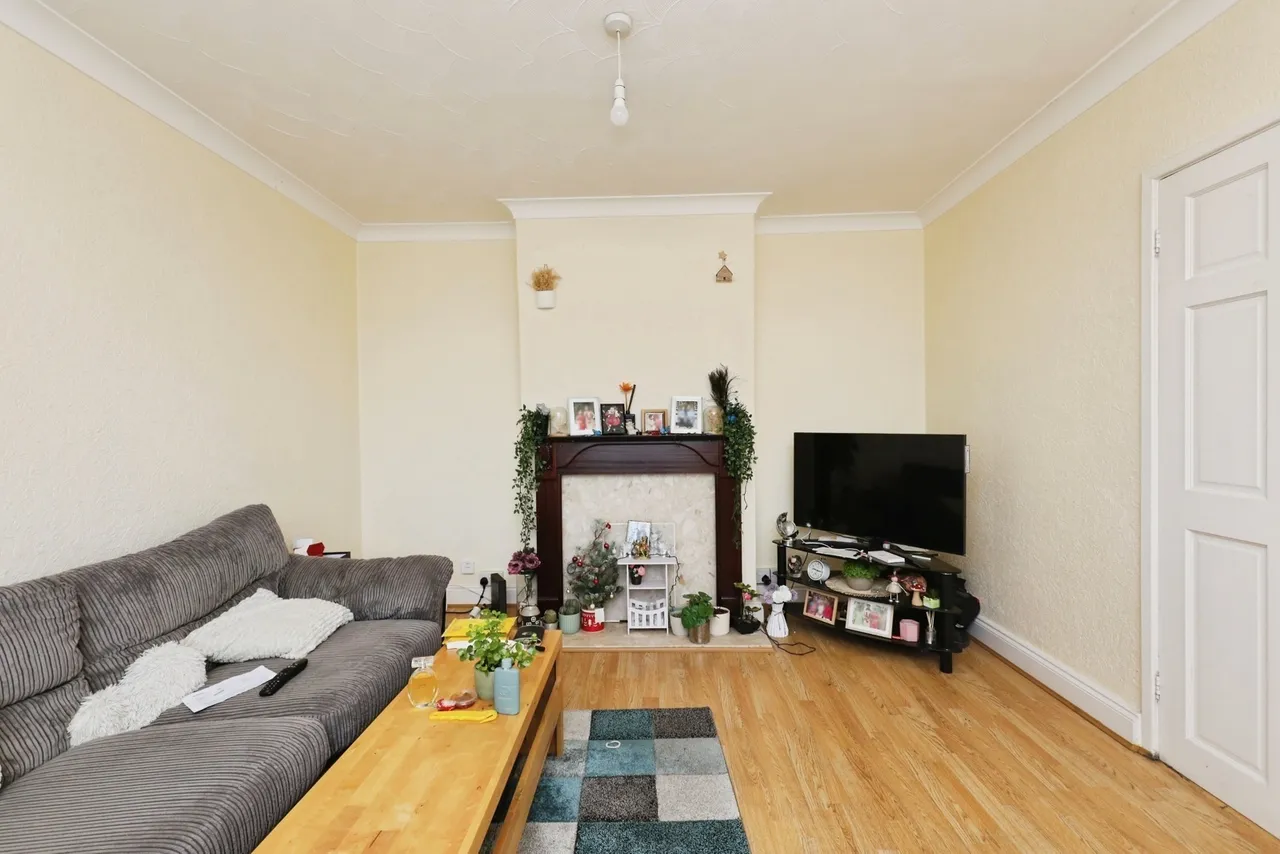 Yew Lane, Sheffield, South Yorkshire, S5, photo 7
