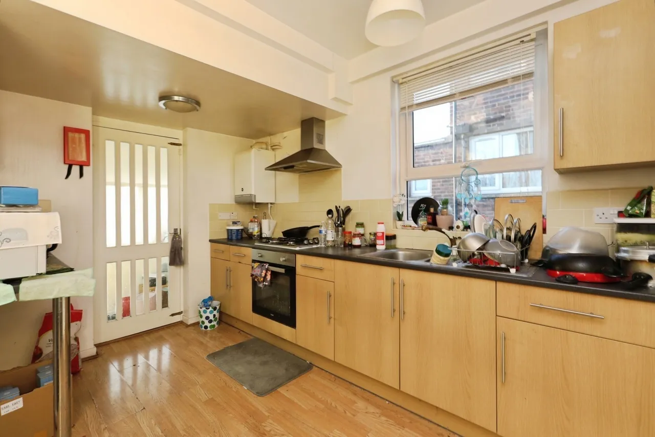 Yew Lane, Sheffield, South Yorkshire, S5, photo 3
