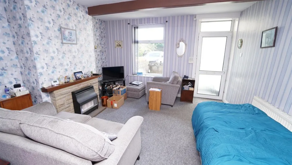Holdsworth Square, Eccleshill, photo 4