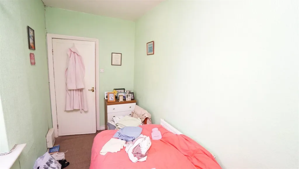 Holdsworth Square, Eccleshill, photo 10
