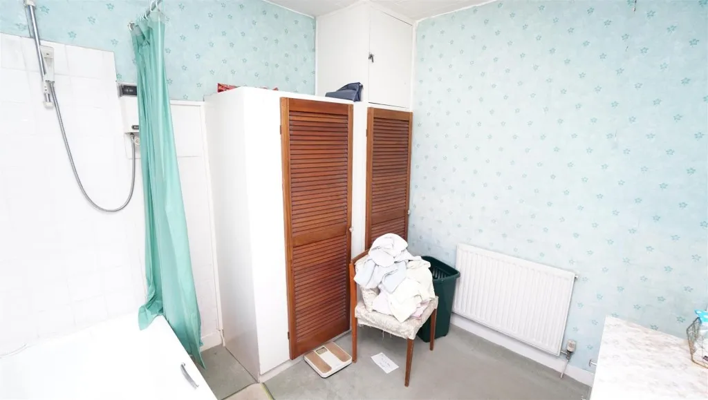 Holdsworth Square, Eccleshill, photo 12