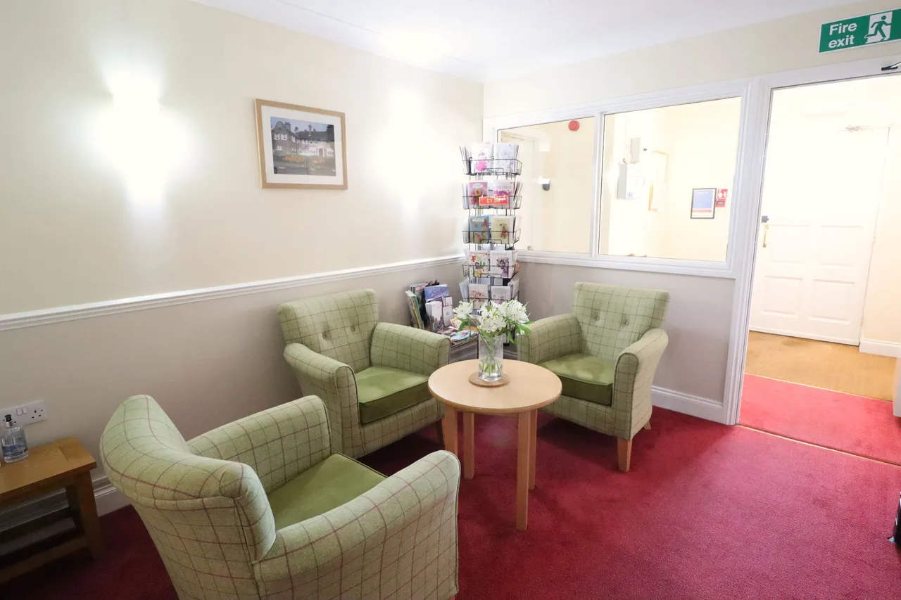 Hockley Road, Rayleigh, Essex, SS6 8BE, photo 12