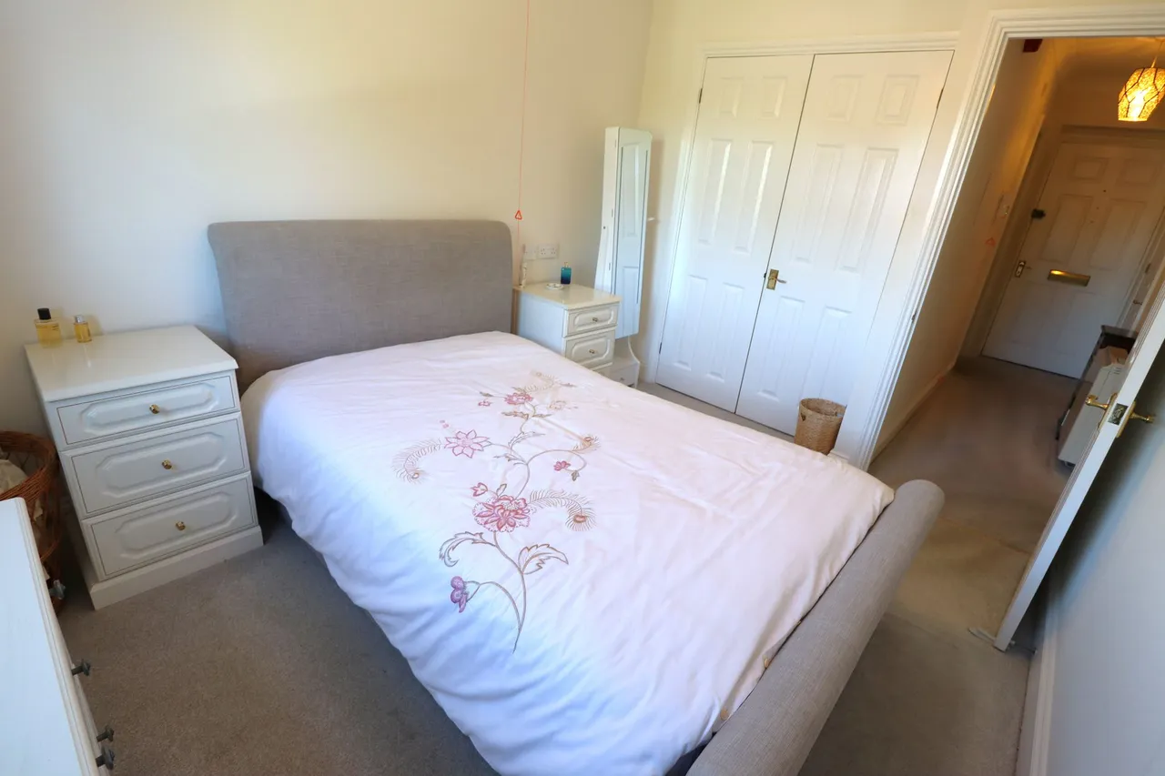 Hockley Road, Rayleigh, Essex, SS6 8BE, photo 8