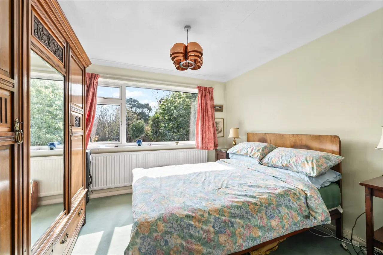 Wensleydale Gardens, Hampton, TW12 2LU, photo 6
