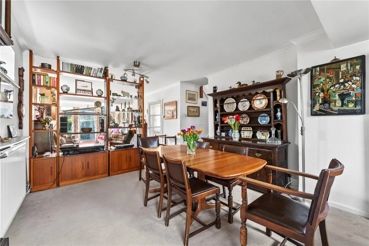Wensleydale Gardens, Hampton, TW12 2LU, photo 4