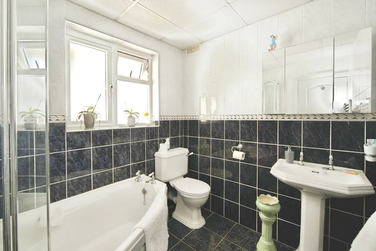 Kingshill Avenue, Romford, RM5, photo 17