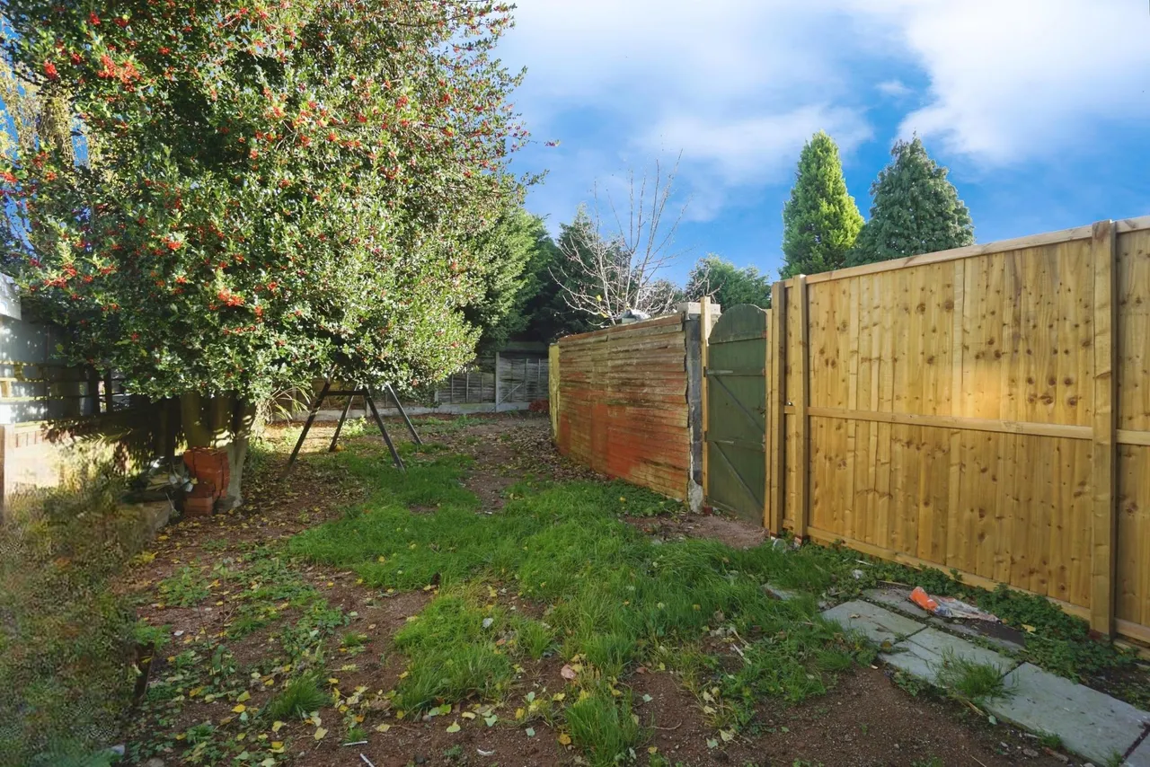 Deakin Avenue, Brownhills, WS8, photo 4