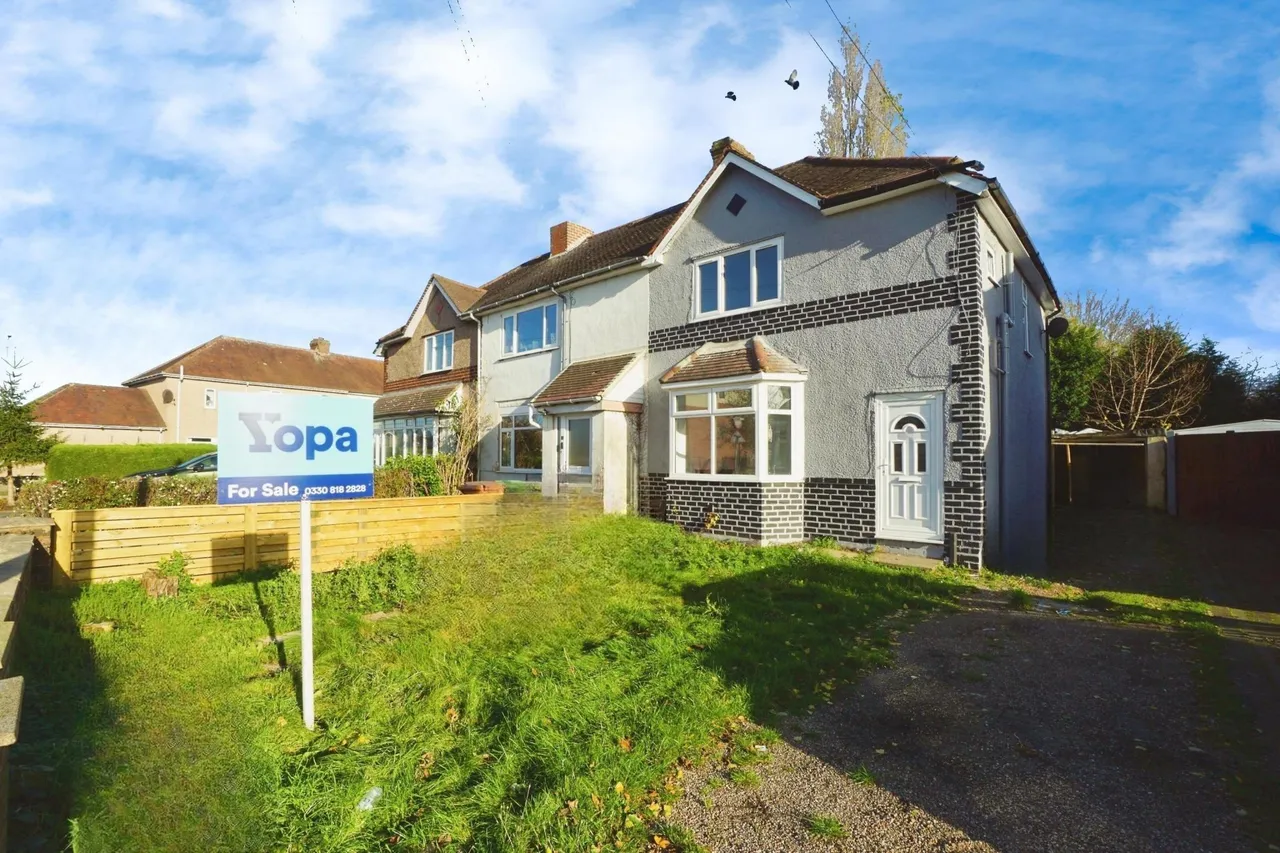 3 bed house for sale, Deakin Avenue, Brownhills, WS8