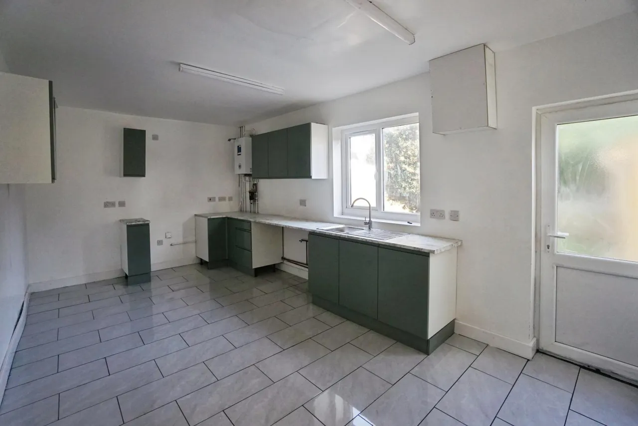 Deakin Avenue, Brownhills, WS8, photo 6