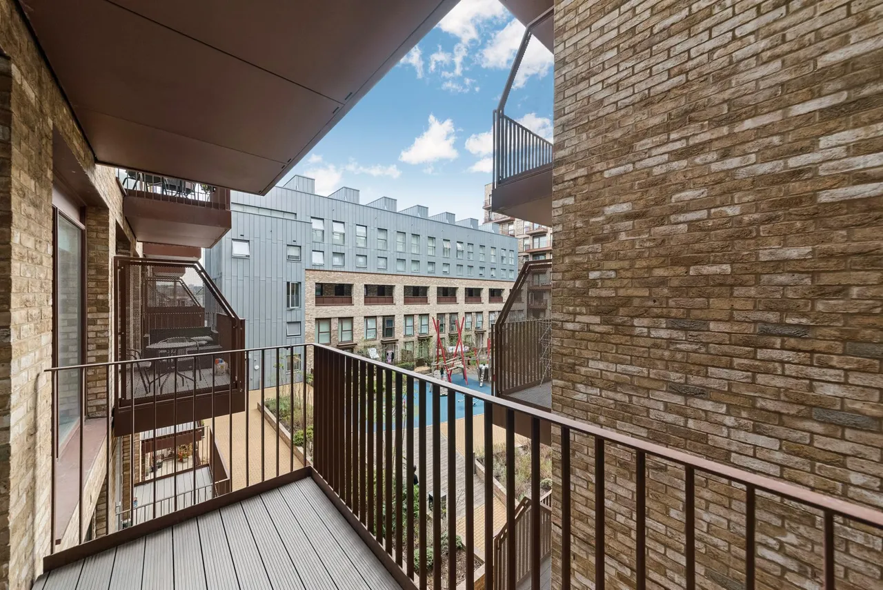 Wray Avenue, London, E16, photo 10