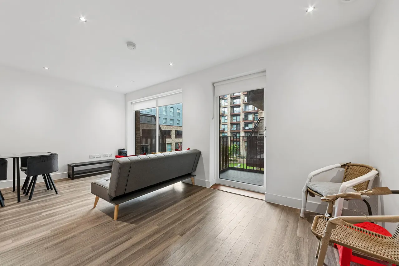 Wray Avenue, London, E16, photo 4